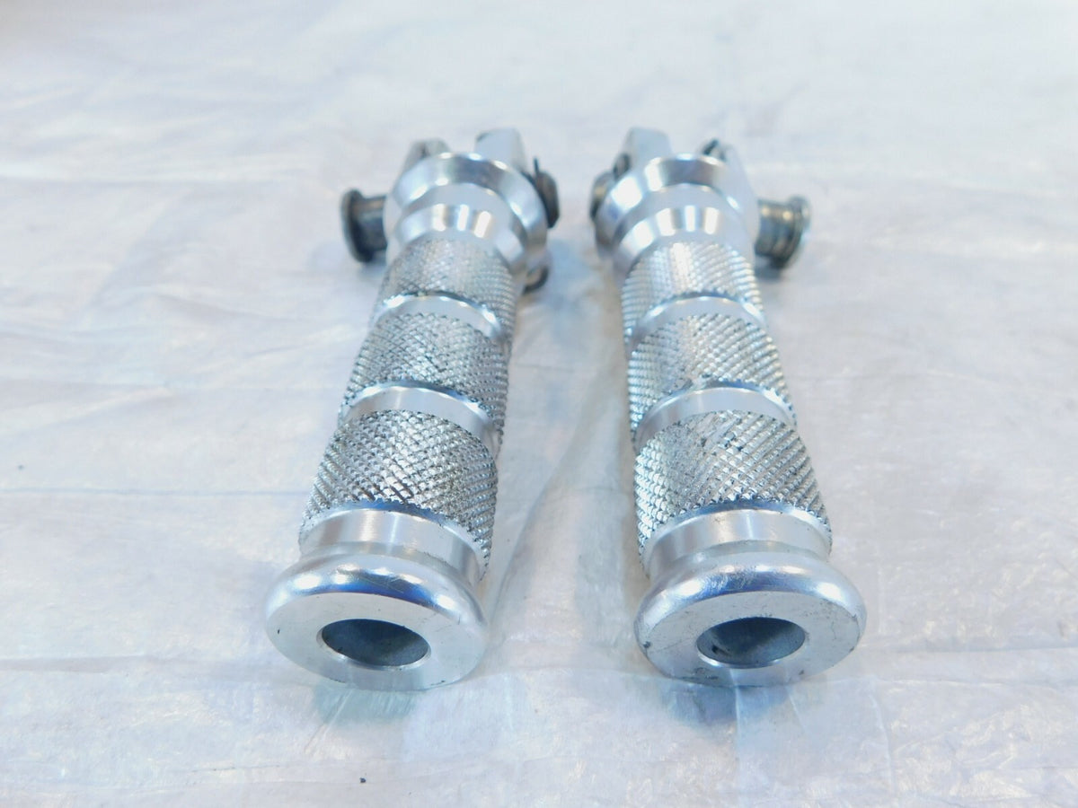 2001 01 Kawasaki Ninja ZX-6 ZX600E Silver Front Left & Right Footrests Footpegs - C3 Cycle