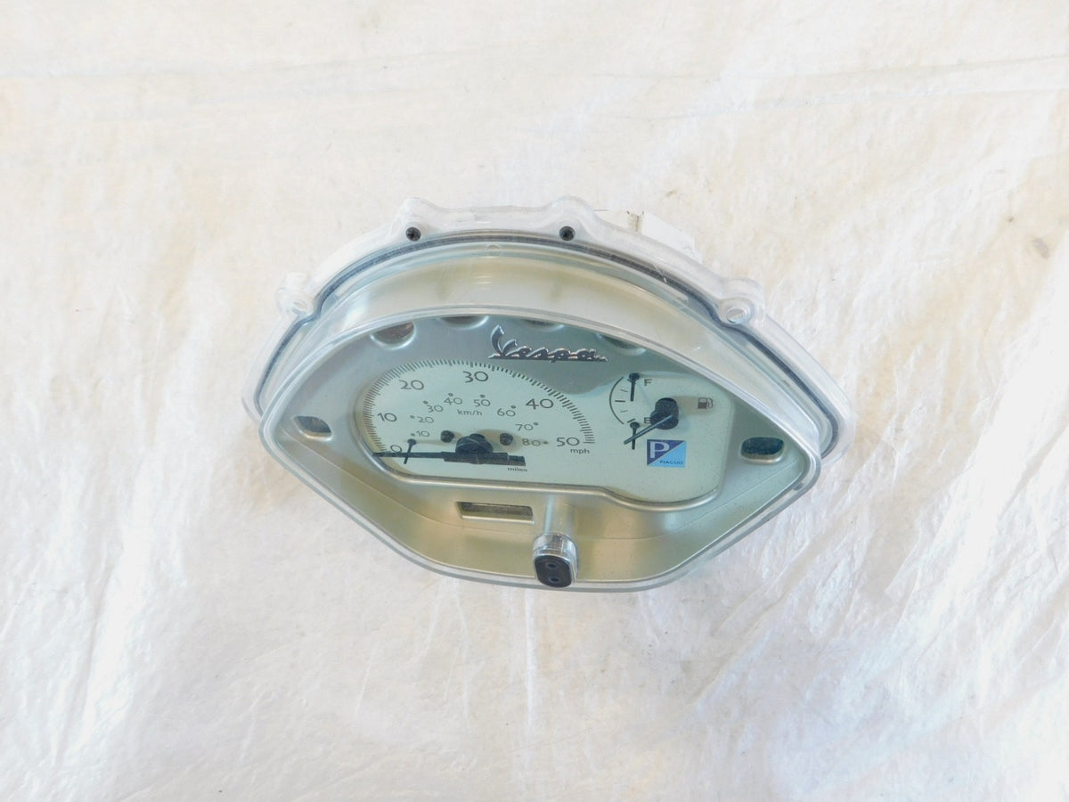 2006-2013 Piaggio Vespa LX 50 Instrument Cluster Speedometer Speedo Fuel Gauges - C3 Cycle