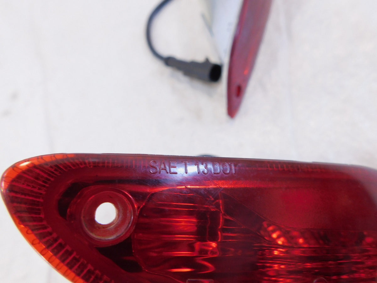 Vespa Primavera Sprint 50 125 150 Pair Rear Fender Auxiliary Side Light Lamps - C3 Cycle