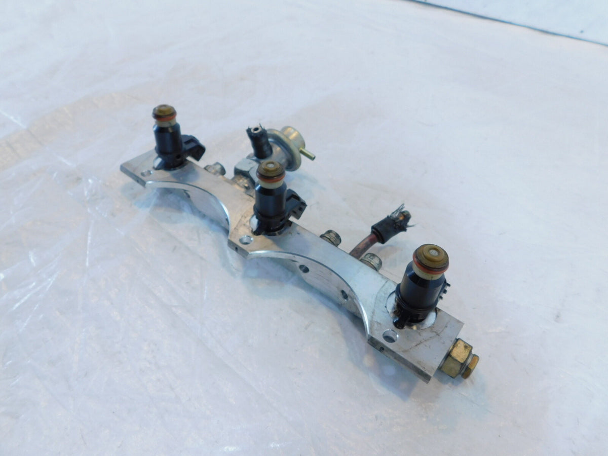 Honda GL1800 Goldwing Left Injector Rail w/ Fuel Injectors & Pressure Regulator