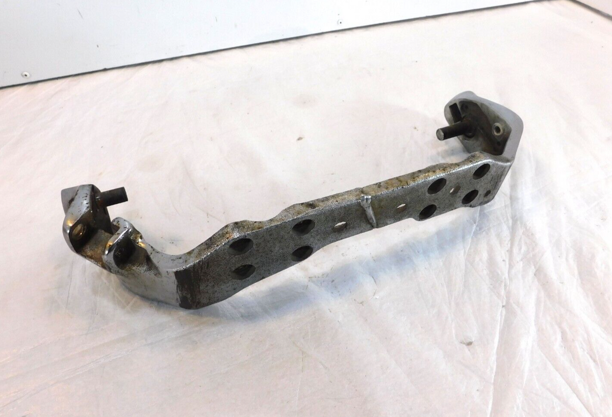 Suzuki Intruder 1400 Boulevard S83 VS1400 Front Foot Peg Footrest Bracket Mount - C3 Cycle
