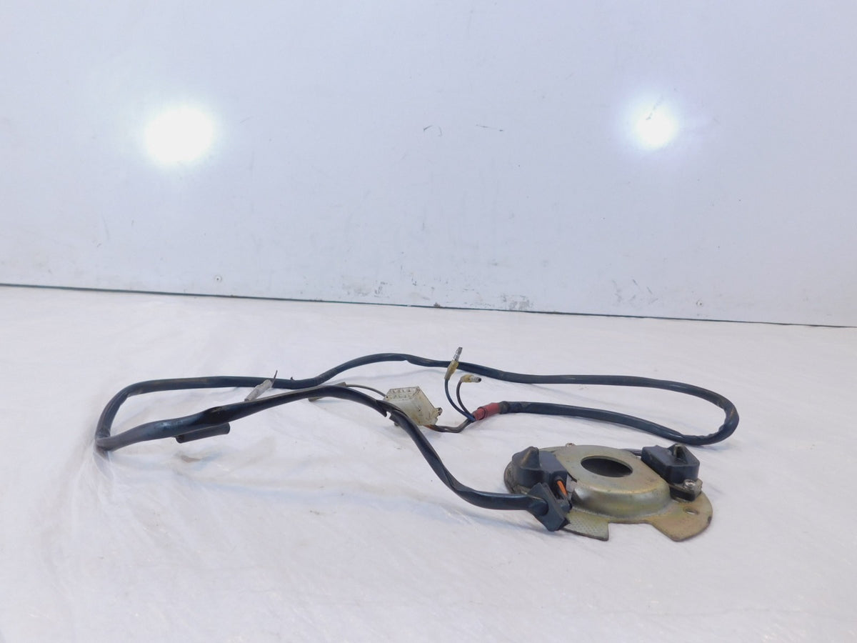 82-1983 Yamaha XJ750J Maxim 750 Engine Motor Ignition Pickup Coil Plate & Sensor - C3 Cycle