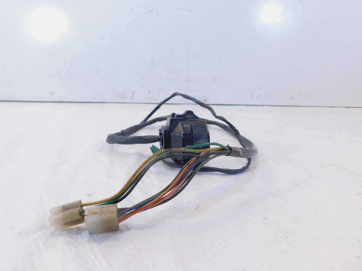 1982-1983 Yamaha XJ750 Maxim 750 Left Handlebar Horn/Turn Signal Switch Buttons - C3 Cycle