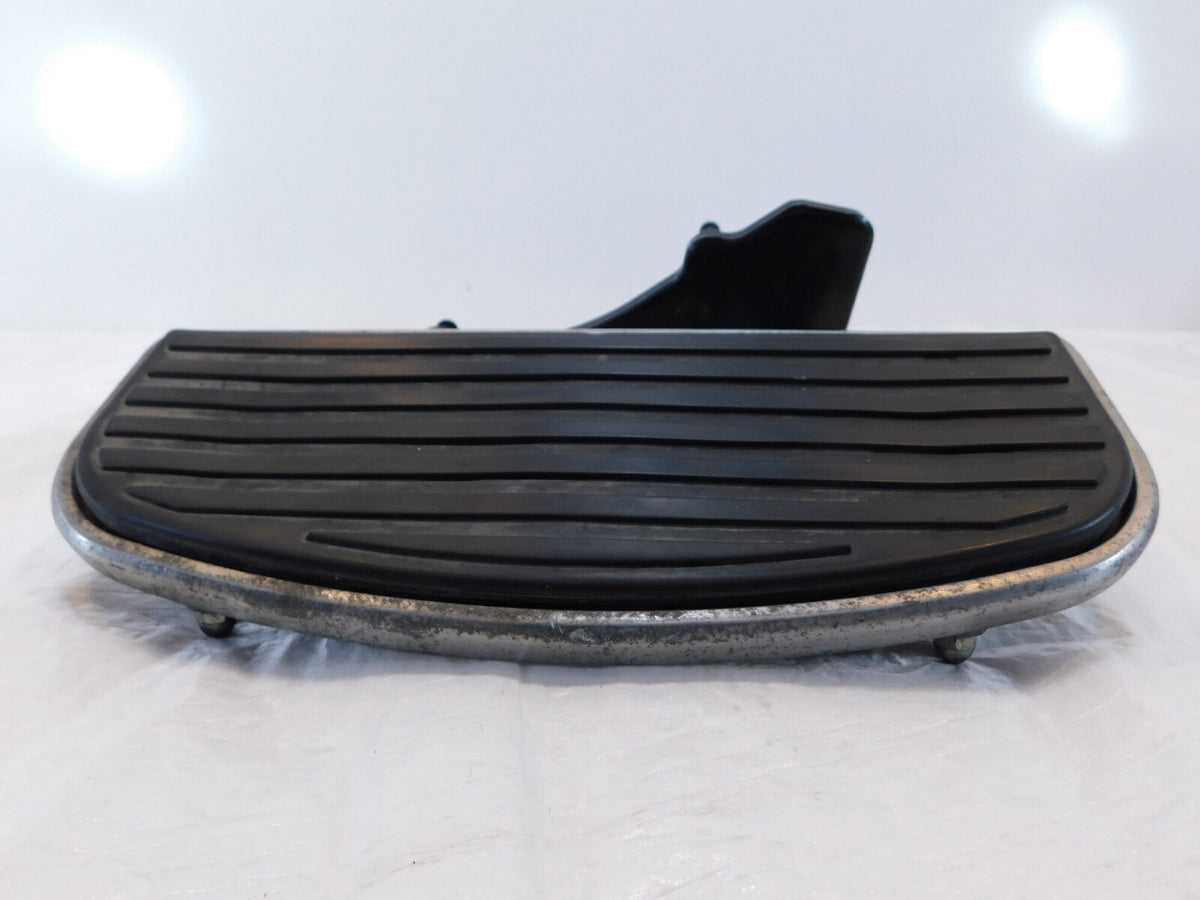 96-04 Kawasaki Vulcan 1500 Right Footrest Footboard Floorboard w/ Mount Bracket