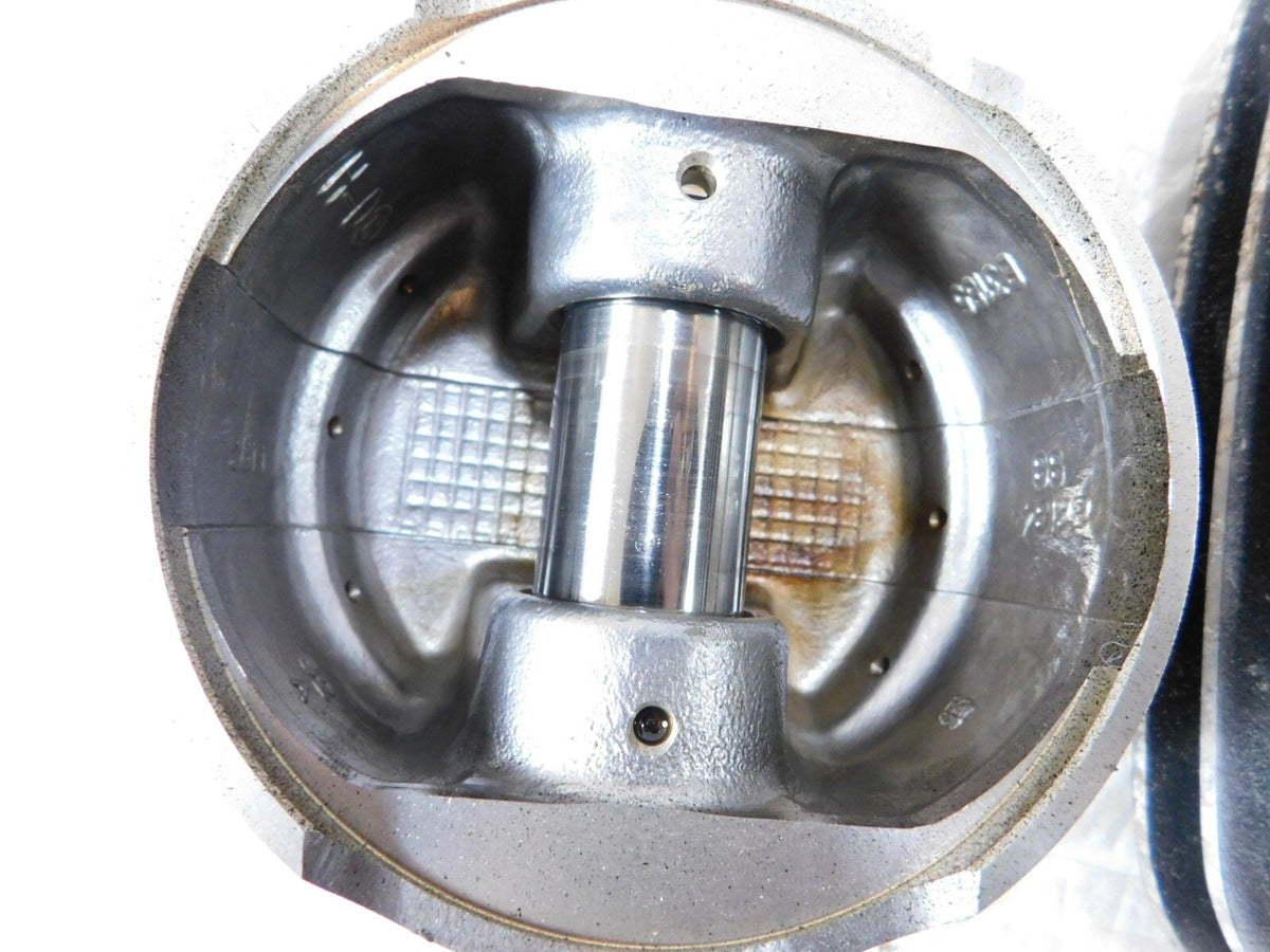 Harley Davidson Touring Dyna & Softail Twin Cam 88 Motor Piston & Black Cylinder - C3 Cycle