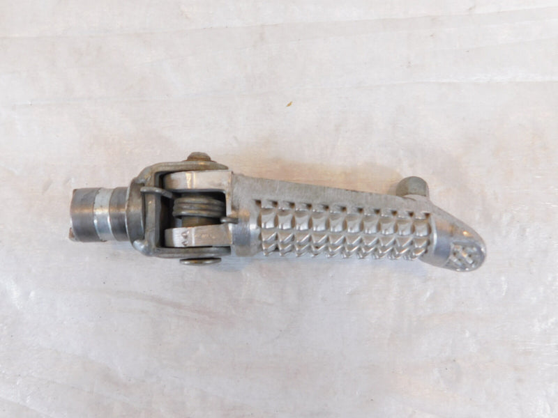 00-05 Suzuki GSX-R600 GSX-R750 GSX-R1000 Front Driver Left Side Footpeg Footrest