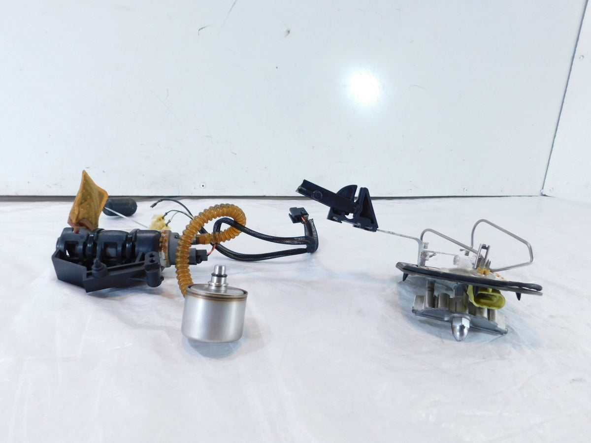 Harley Davidson Touring Road King Electra Glide Fuel Gas Petrol Pump - For Parts