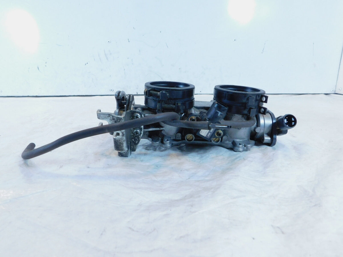 2001-2005 Honda Goldwing GL1800 GL1800A Engine Air Intake Throttle Body Bodies