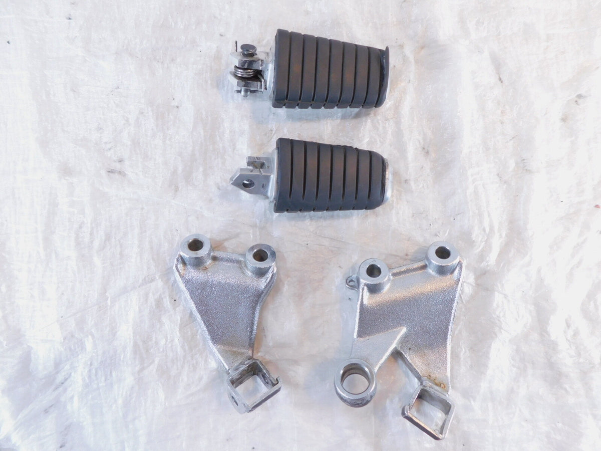 1985-95 Yamaha V-Max VMX 1200 VMX1200 Front Left/Right Mount Brackets & Footpegs - C3 Cycle