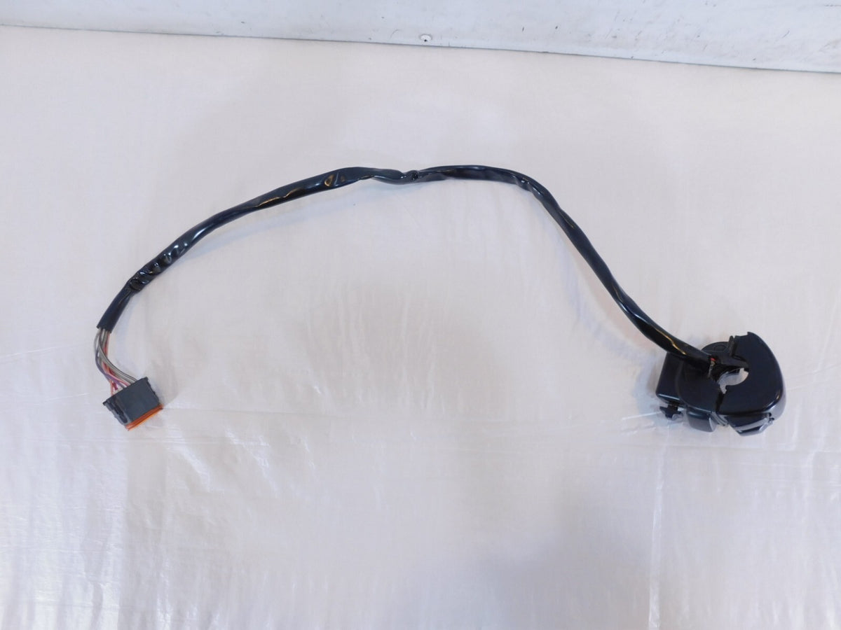 Harley Electra Glide Right Handlebar Engine Stop Start Kill Switches w/ Radio - C3 Cycle