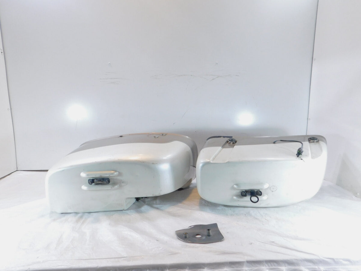 Victory V92 Deluxe & Touring Cruiser Left & Right Saddlebag Side Luggage Bags - C3 Cycle