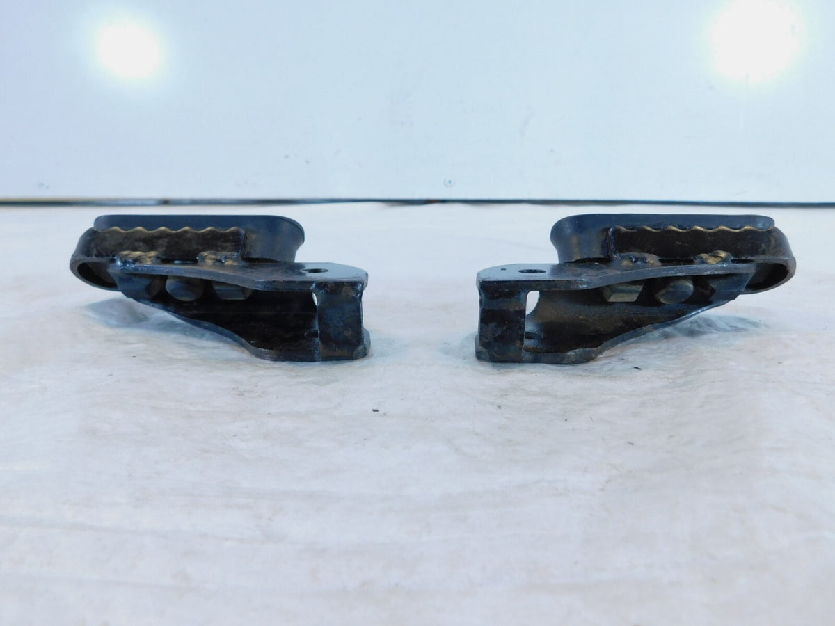 BMW F650GS Dakar G650GS Left/Right Front Footrest Foot Pegs & Pads 46717654663/4 - C3 Cycle