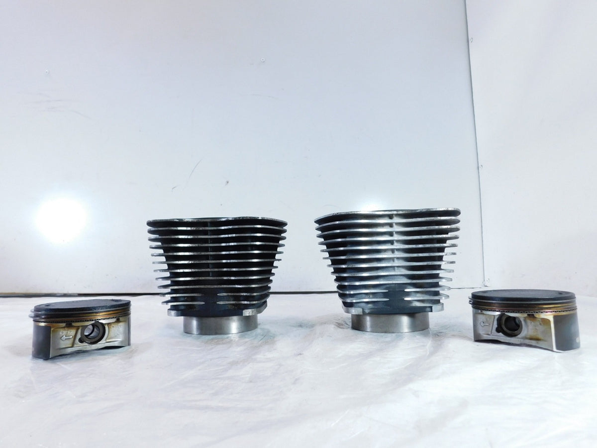 Harley Davidson Twin Cam Touring Dyna & Softail Engine Pistons & Black Cylinders