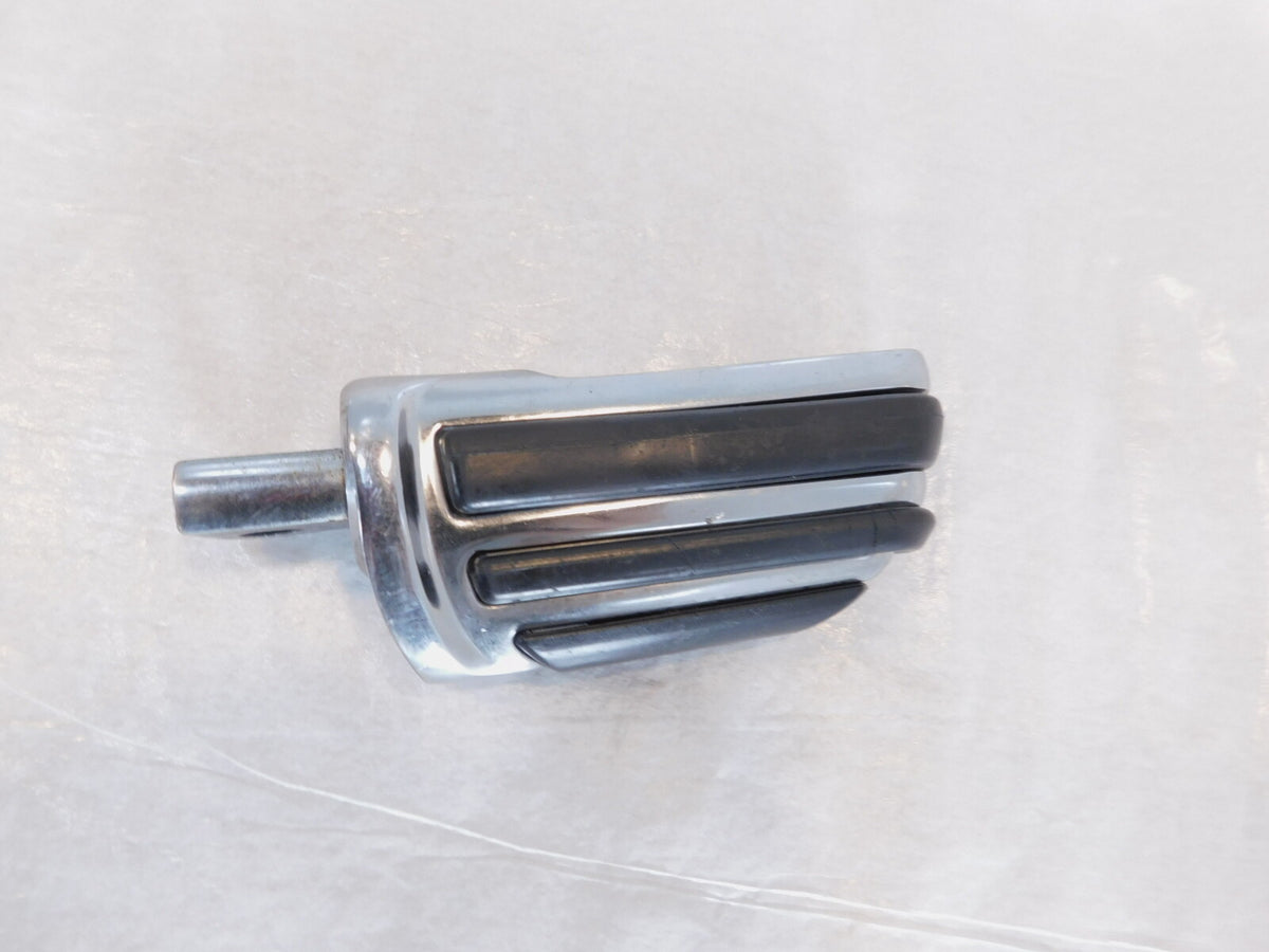 Harley Touring Dyna Sportster & Softail Chrome & Rubber Right Footpeg Footrest - C3 Cycle