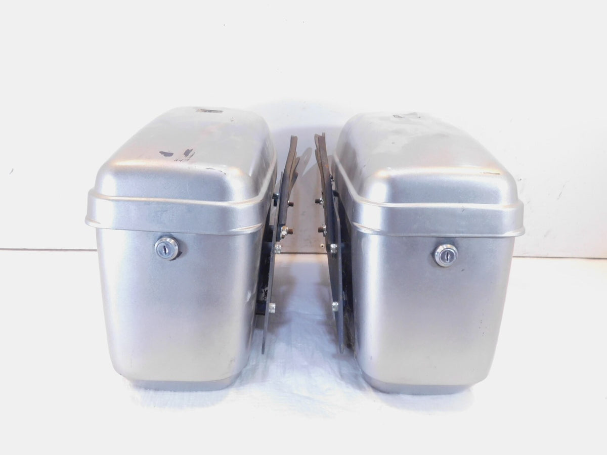 2005-08 Kawasaki Vulcan 1500 VN1500 Classic Rear Saddlebag Luggage Bags -No Key - C3 Cycle