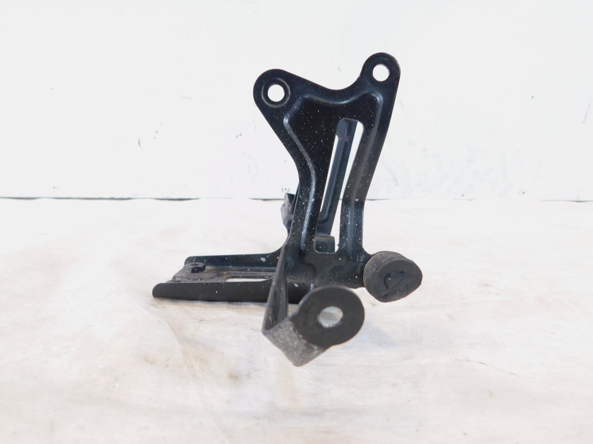 2006-2009 Aprilia Tuono 1000 RSV1000 Center Oil Water Cooler Bracket Mount Stay - C3 Cycle