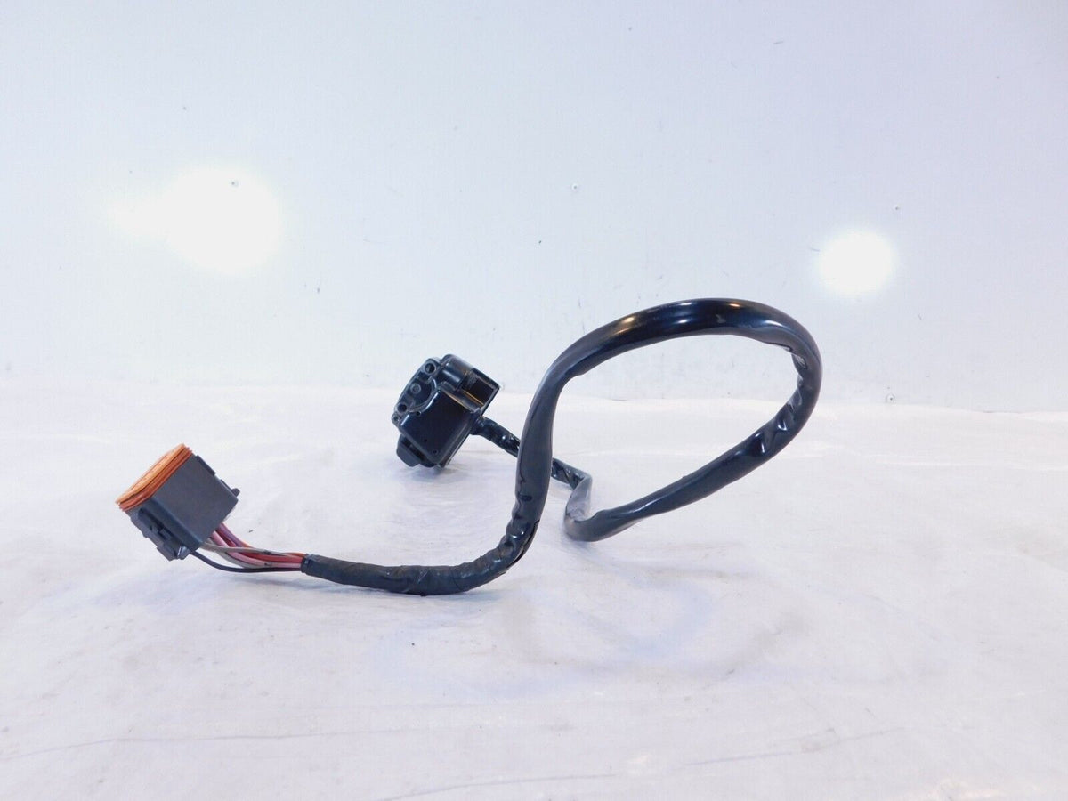 Harley Electra Glide Right Handlebar Engine Stop Start Kill Switches w/ Radio
