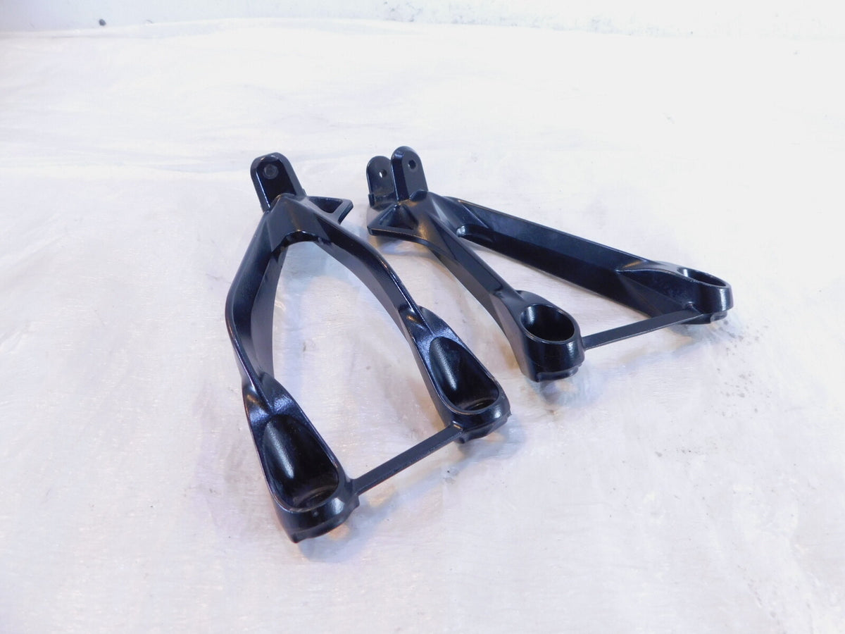 05-08 Kawasaki Ninja ZX6R ZX6RR Rear Passenger Footrest Foot Peg Bracket Mounts - C3 Cycle