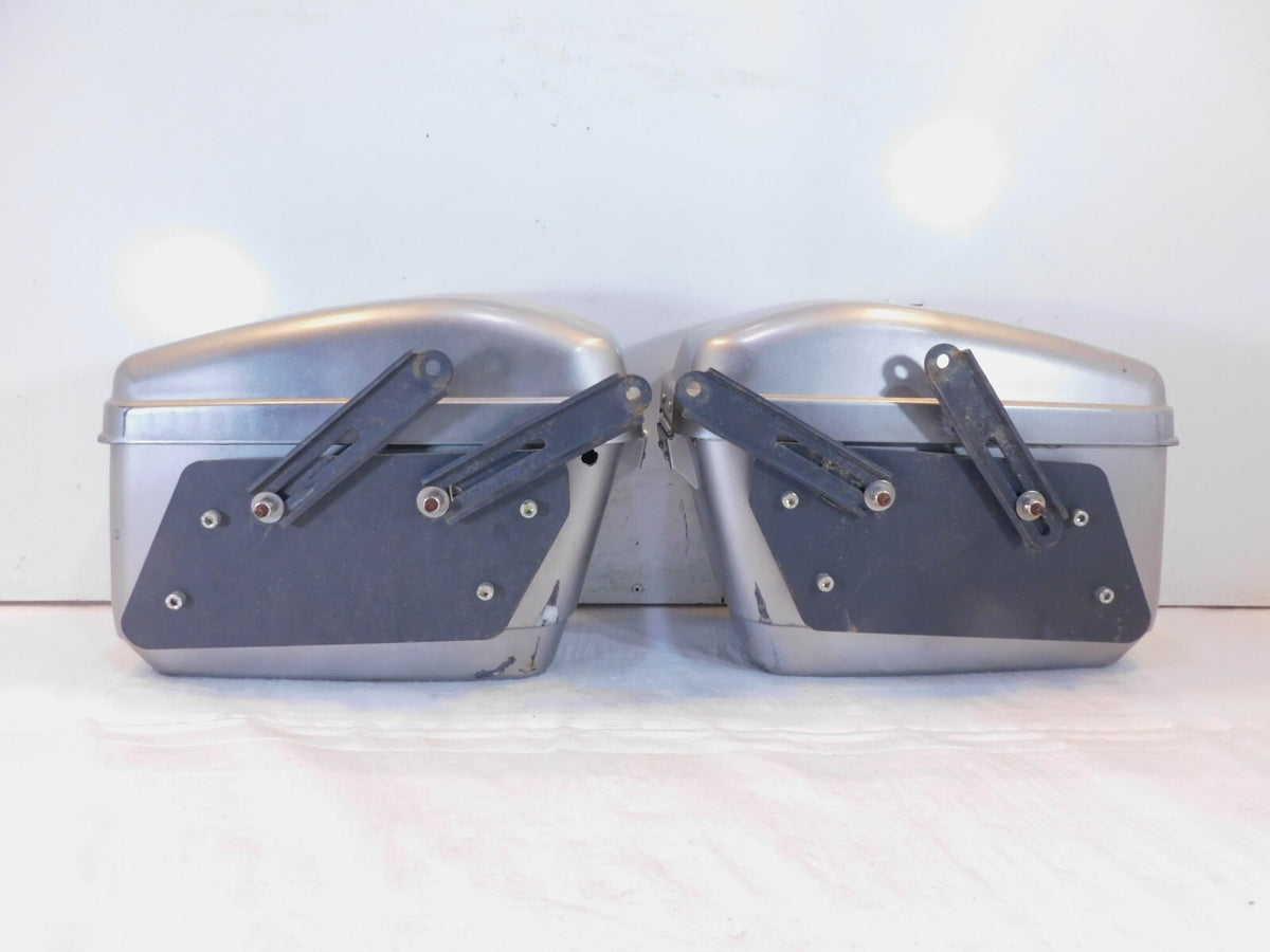 2005-08 Kawasaki Vulcan 1500 VN1500 Classic Rear Saddlebag Luggage Bags -No Key - C3 Cycle