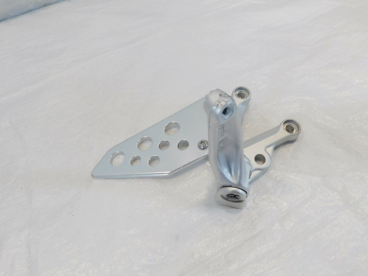 Aprilia RSV1000R RSVR & RSV 1000 Tuono Front Right Footrest Foot Peg & Mount - C3 Cycle