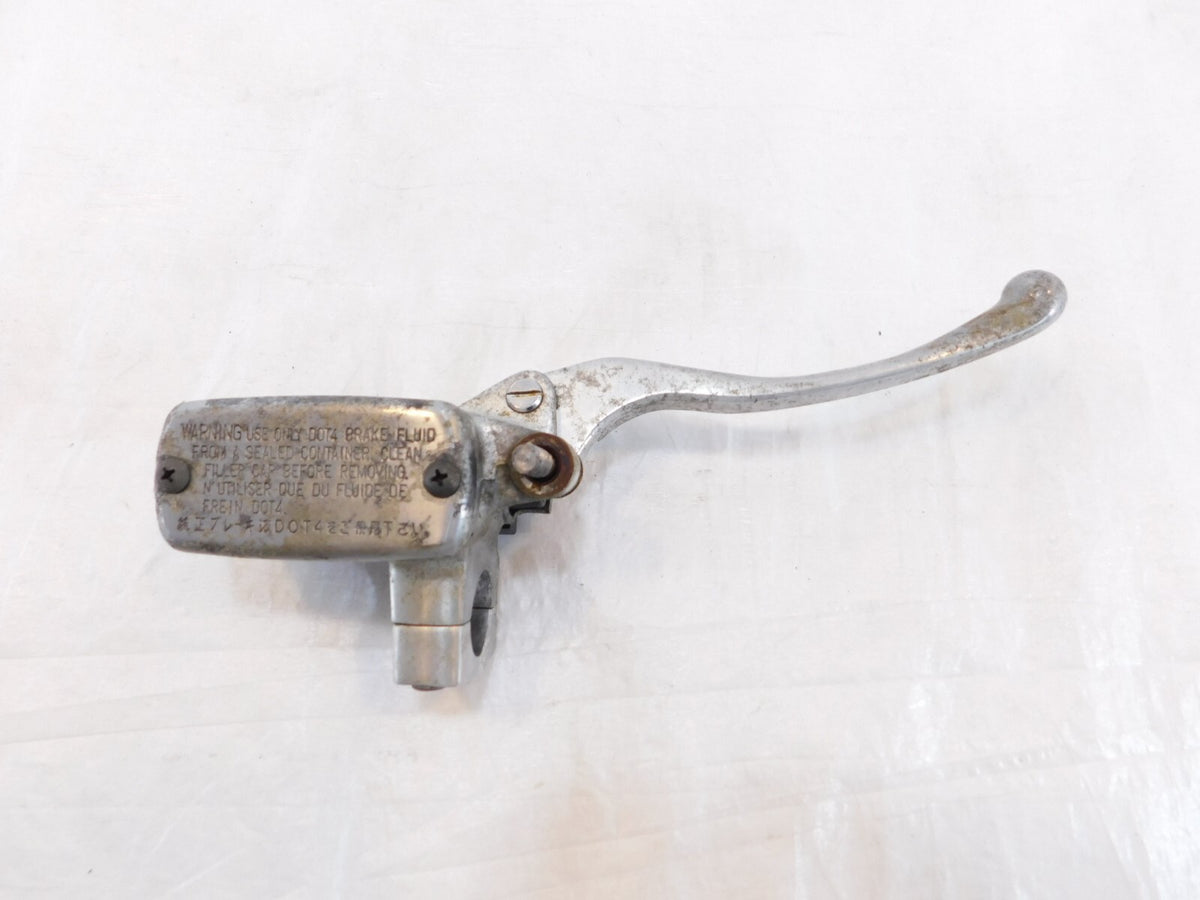 Honda VTX1300C VTX1300R OEM Right Handlebar Front Brake Master Cylinder w/ Lever
