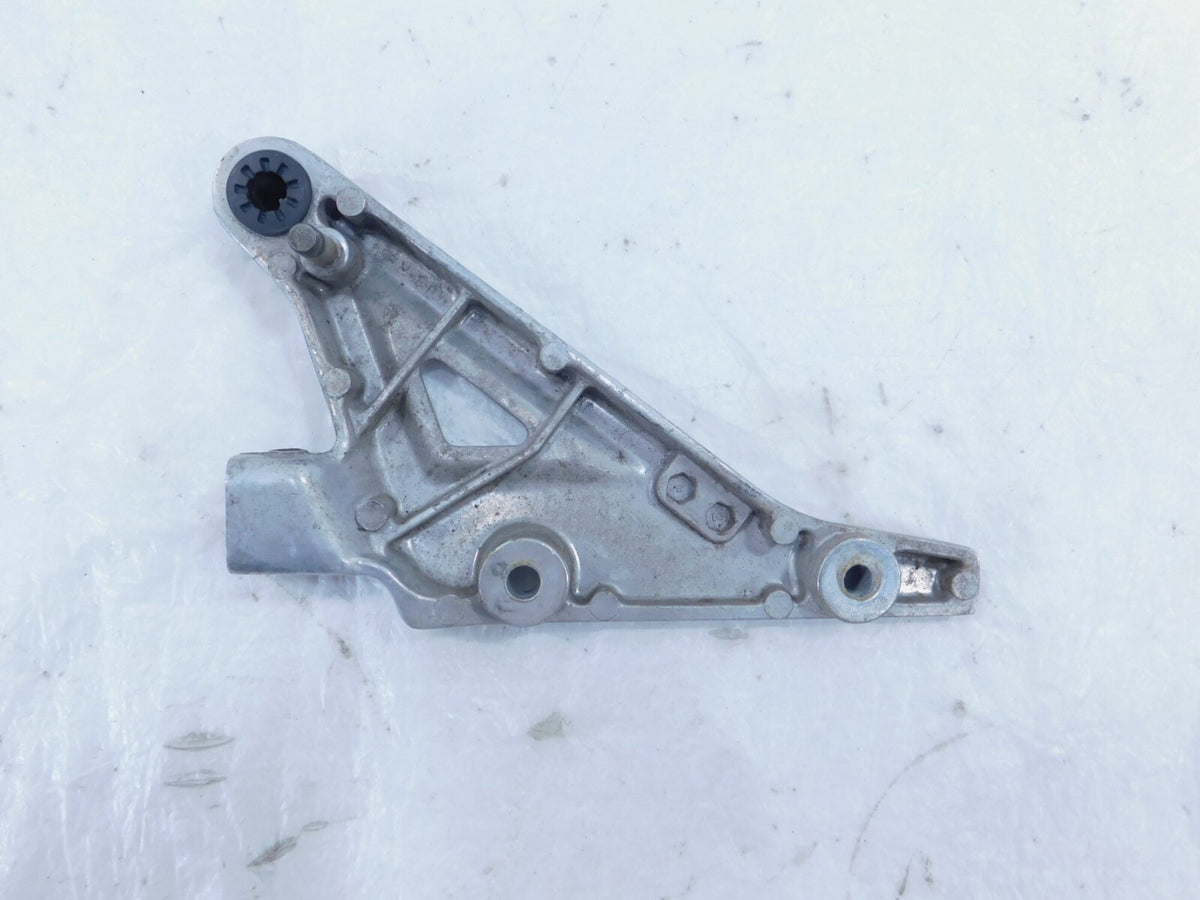 1984-1985 Honda VF500 Magna V30 500 Rear Right Passenger Foot Peg Footrest Mount - C3 Cycle