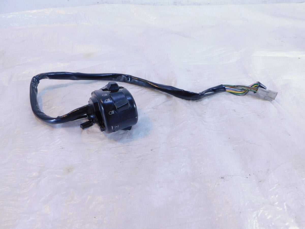 Victory Sport Deluxe & Standard V92 Cruiser Left Handlebar Turn Signal Switches - C3 Cycle
