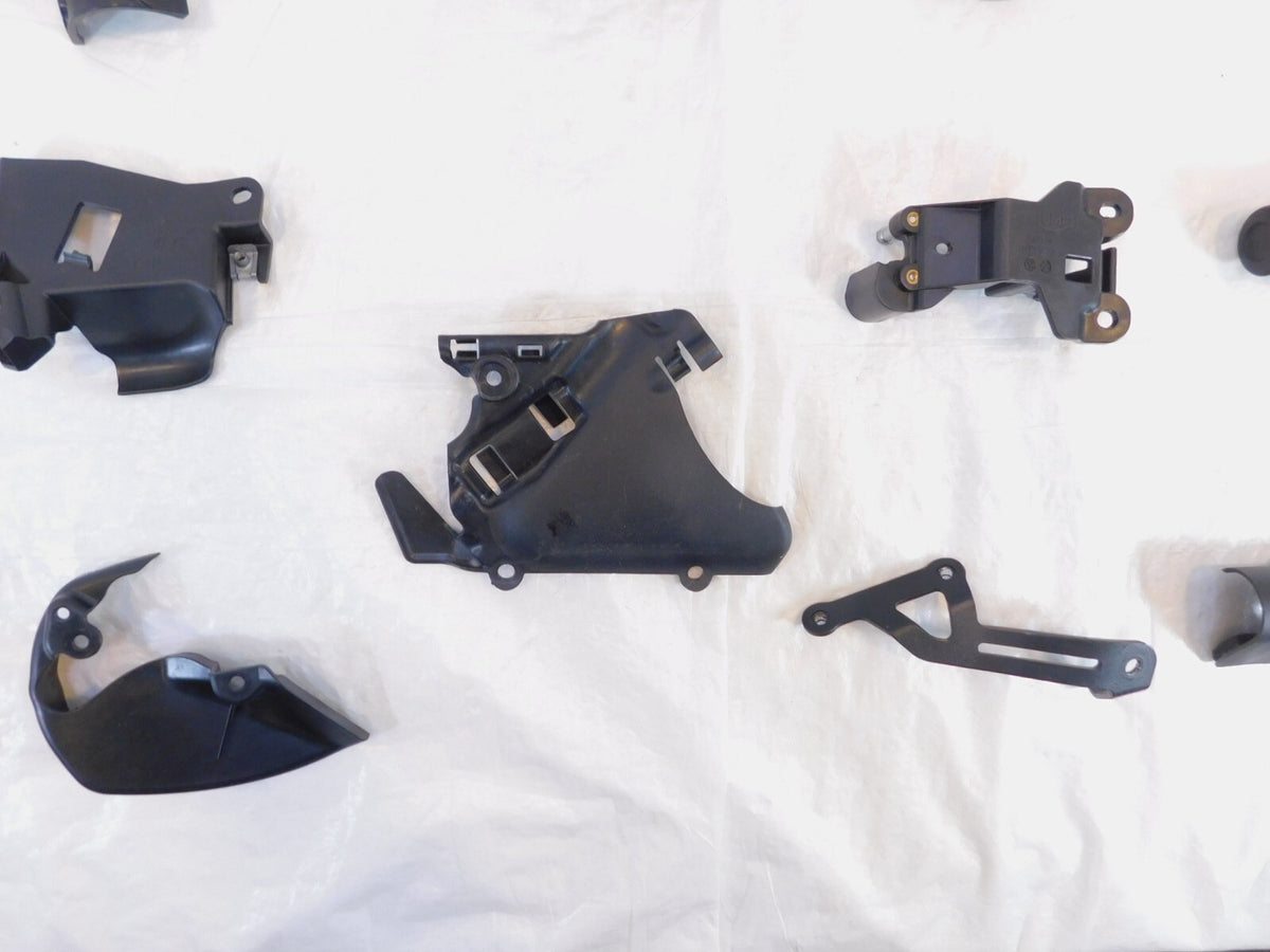 2020 20 Triumph Street Twin 900 Misc Plastic Cover Trim Panel Bracket Holders - C3 Cycle