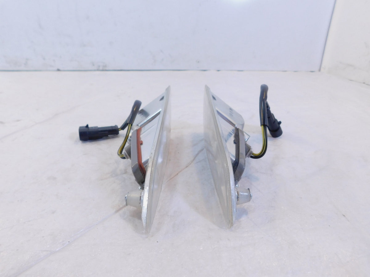 Vespa Primavera Sprint 50 150 Pair Front Fender Side Running Light Lamps - C3 Cycle