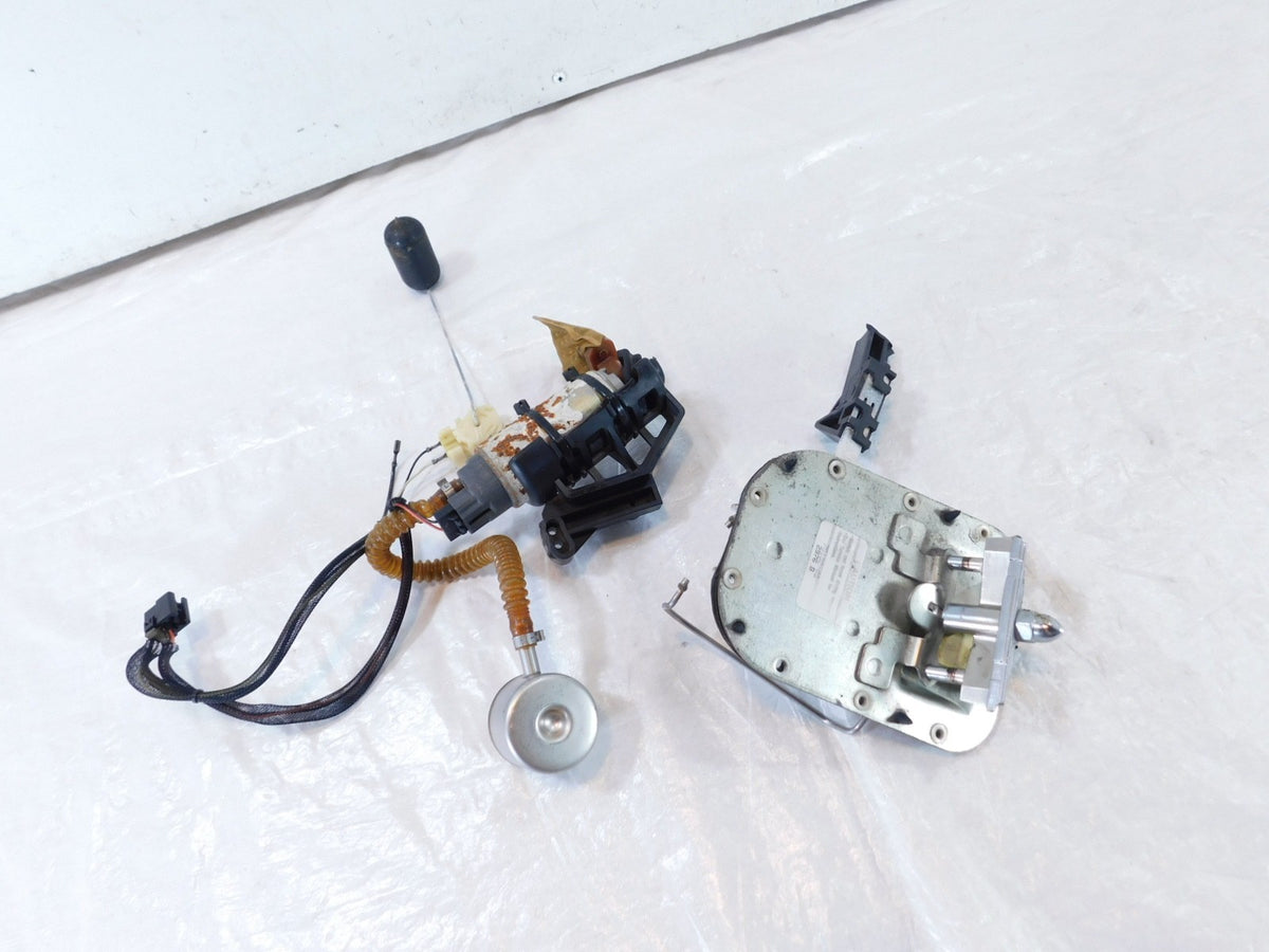 Harley Davidson Touring Road King Electra Glide Fuel Gas Petrol Pump - For Parts