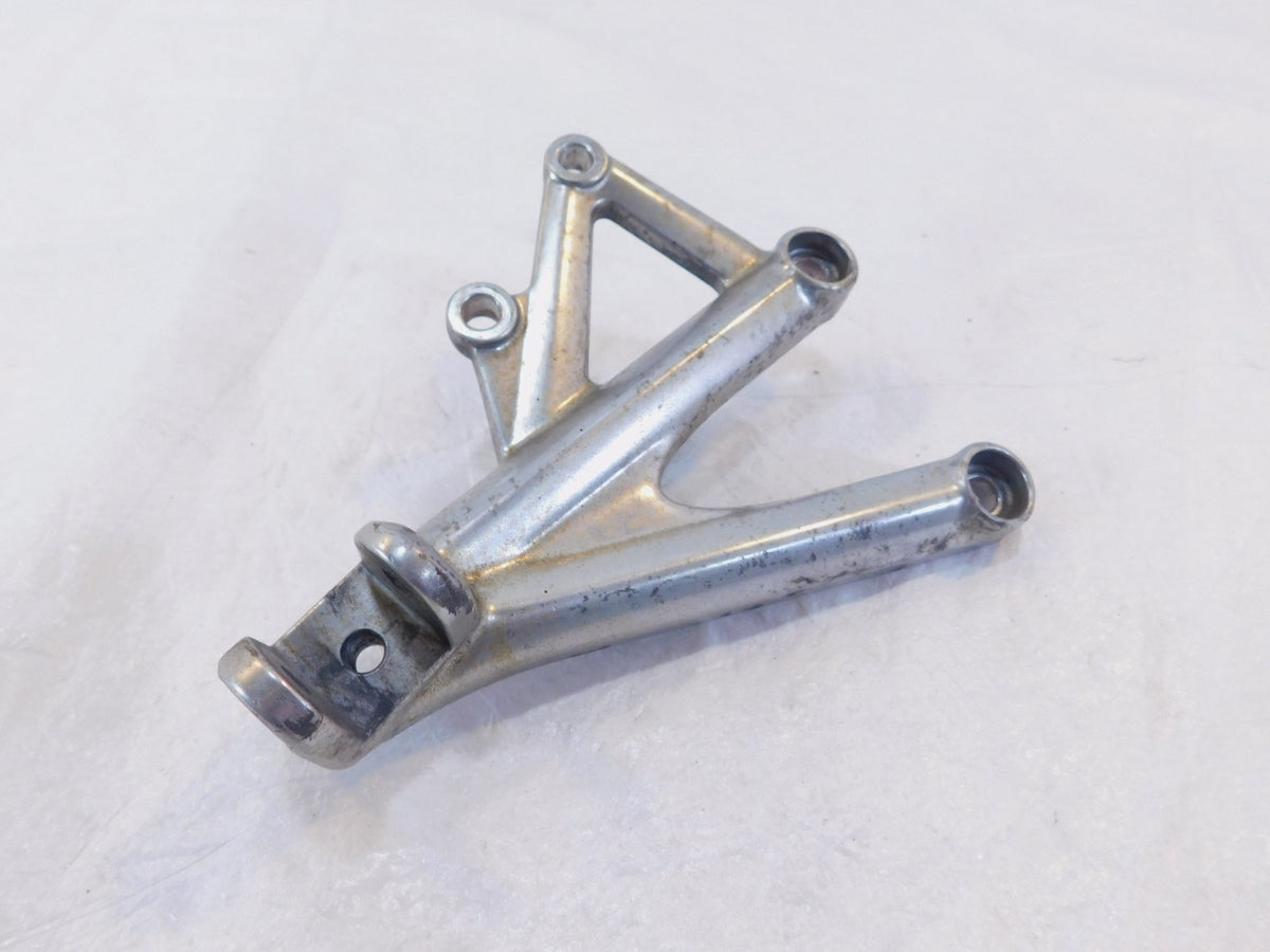 06-17 Triumph Daytona 675R Right Footpeg Footrest Mount Bracket Control Plate - C3 Cycle