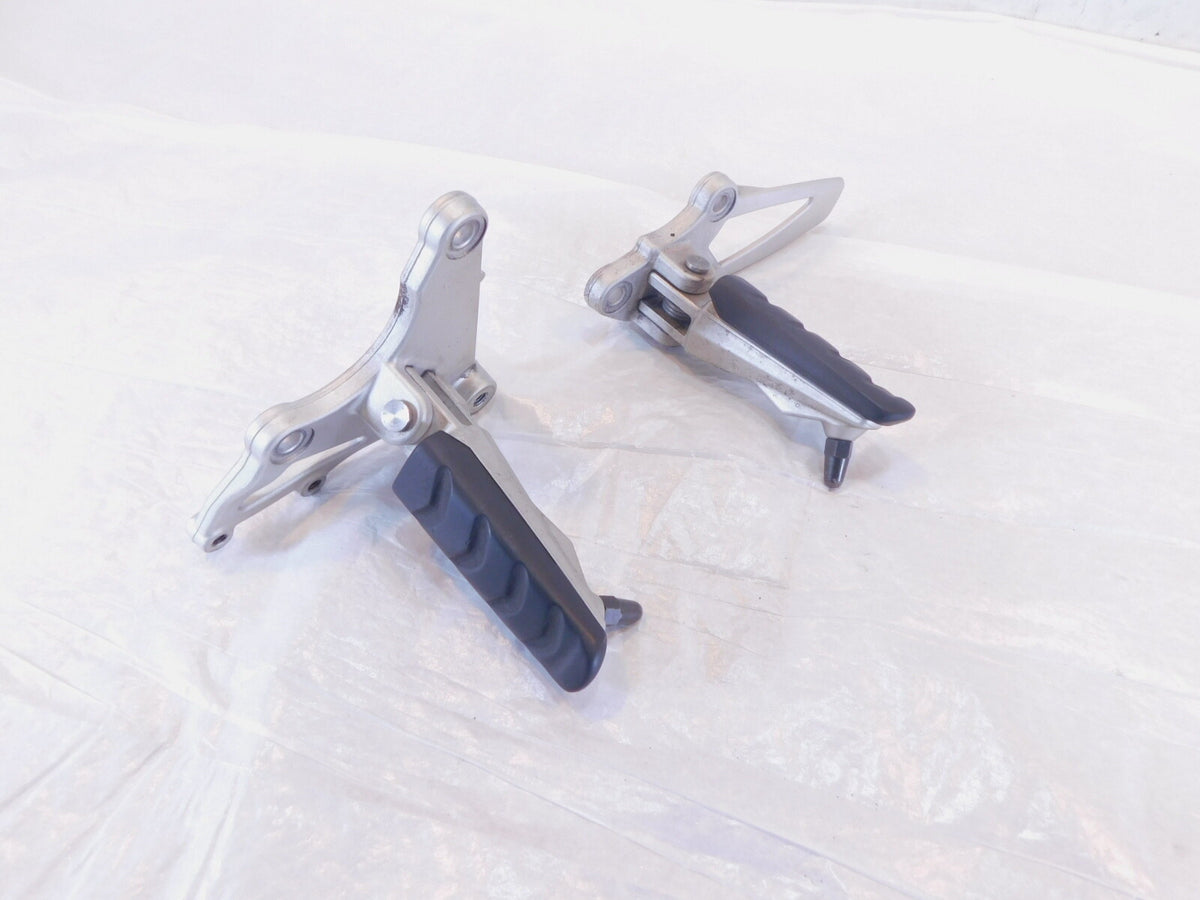BMW R1200R R1200ST Front Right/Left Footrest Foot Pegs & Bracket Mount Plate - C3 Cycle