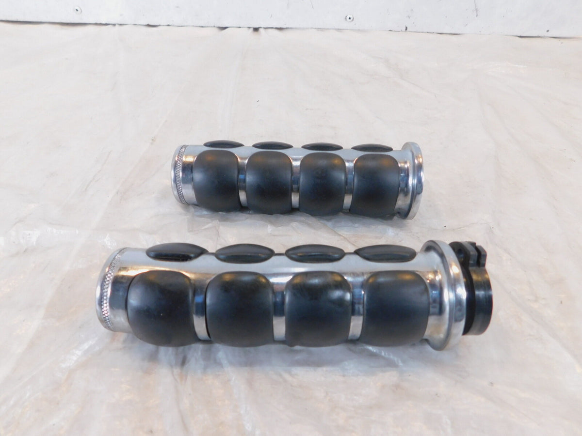 Victory V92 Kingpin Vegas Hammer Deluxe Classic & Touring Cruiser Chrome Grips - C3 Cycle