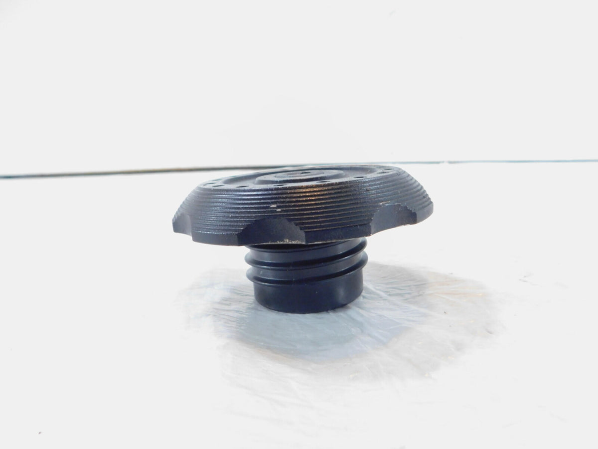 Moto Guzzi Carbon Special 750 850 V7 III Gas Petrol Fuel Tank Reservoir Plug Cap - C3 Cycle