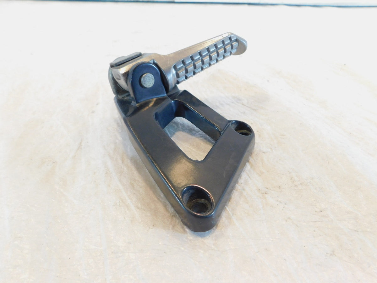 Kawasaki Ninja ZX600 ZX600-E ZZR600 Rear Right Passenger Footpeg & Mount Bracket - C3 Cycle