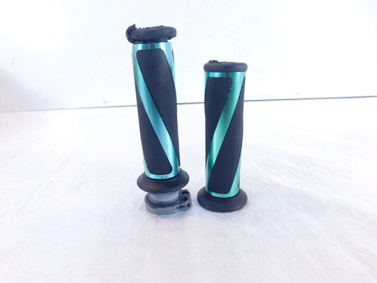 Kawasaki Ninja ZX6R ZX636 ZX10R ZX14R 650R Z900 Versys Handlebar Throttle Grips - C3 Cycle
