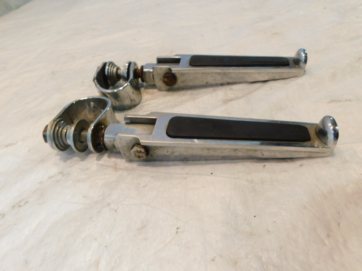 Harley Electra Glide Street Glide Road King Highway Footrest Pegs & Mount Clamps