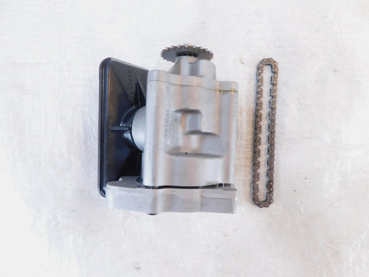Victory Kingpin Vision Jackpot Vegas & Cross Roads Country Oil Pump  w/ Chain - C3 Cycle