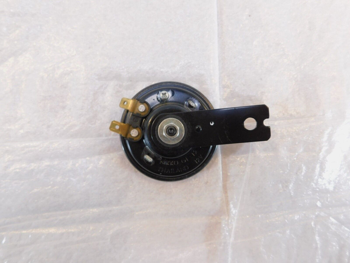 Yamaha XC50 Vino Classic 50 & YW50 Zuma 50F 50FX Black Indicator Horn w/ Bracket - C3 Cycle