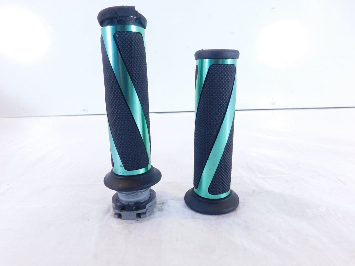 Kawasaki Ninja ZX6R ZX636 ZX10R ZX14R 650R Z900 Versys Handlebar Throttle Grips - C3 Cycle