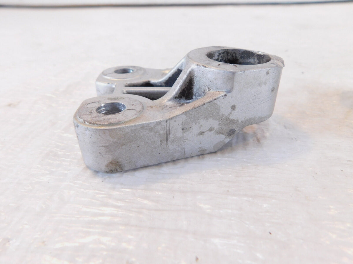 Yamaha FZR600R Front Left & Right Footrest Footpeg Foot Peg Bar Mount BRackets