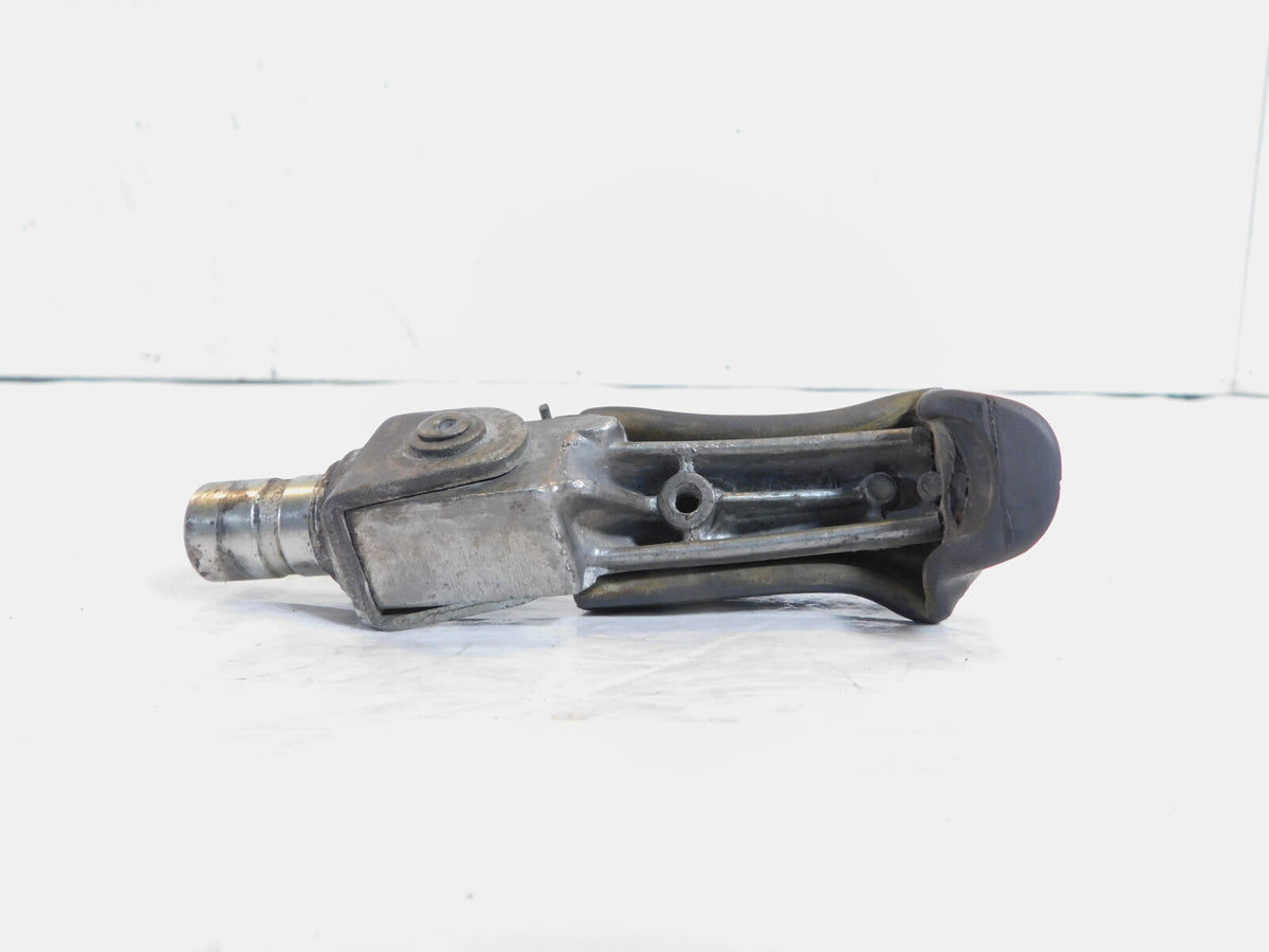 Yamaha FZR1000 Left Front Rider Driver Footpeg Footrest & Mount Clevis Bracket - C3 Cycle