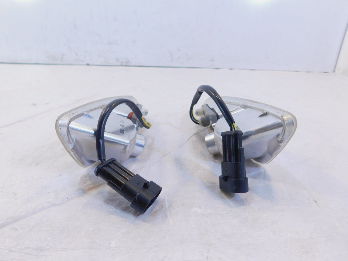 Vespa Primavera Sprint 50 150 Pair Front Fender Side Running Light Lamps - C3 Cycle