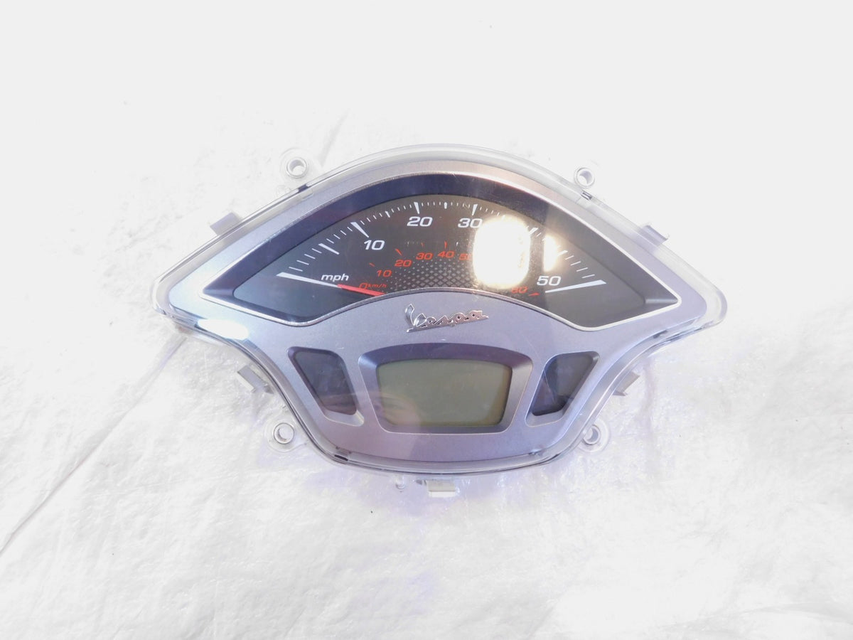 Piaggio Vespa Primavera 50 Electrical Instrument Cluster Speedometer Odometer - C3 Cycle