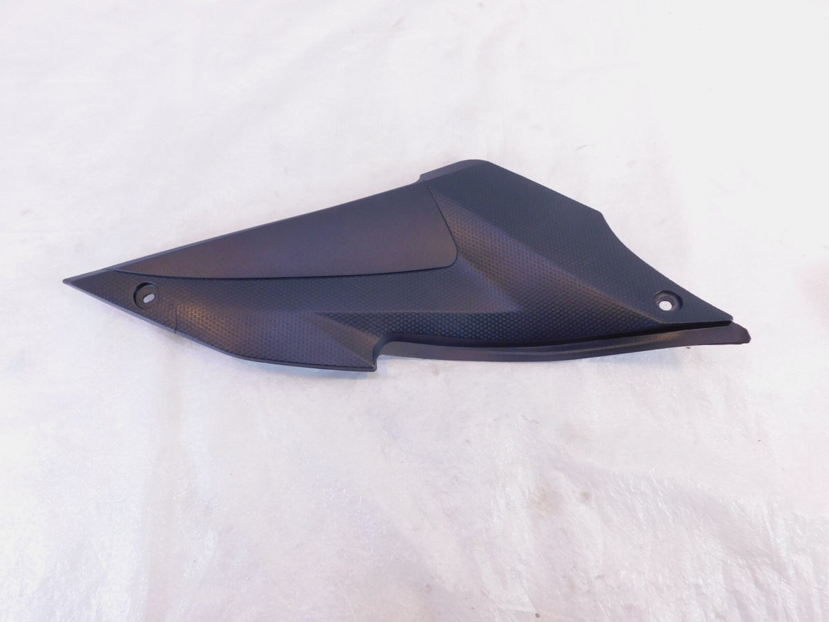 2015 2016 2017 2018 Yamaha YZF-R3 Right Side Fuel Tank Seat Cover Fairing Cowl - C3 Cycle