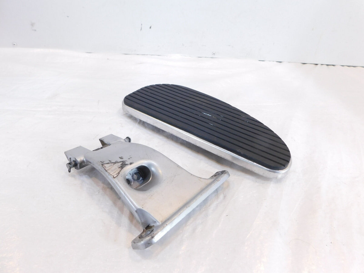 Victory V92 Classic & Touring Cruiser Right Footboard Floorboard & Mount Bracket - C3 Cycle