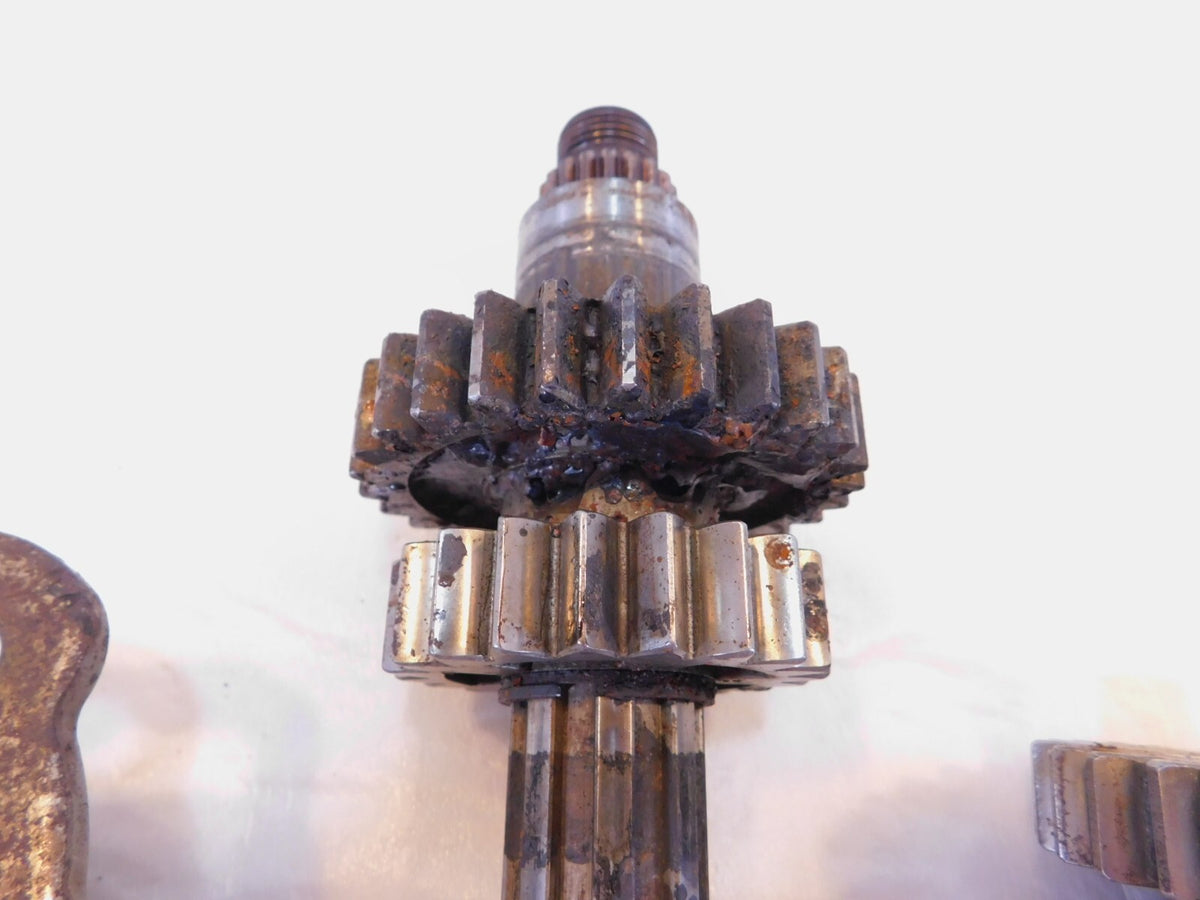 1984 Harley Davidson Sportster XLX Ironhead 1000 4 Speed Transmission -Rusty