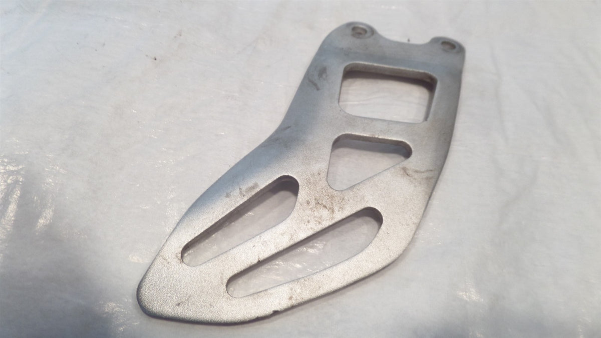 Suzuki GSX-R600 GSX-R750 GSX-R1000 Front Left Footrest Foot Peg Guard Bracket - C3 Cycle