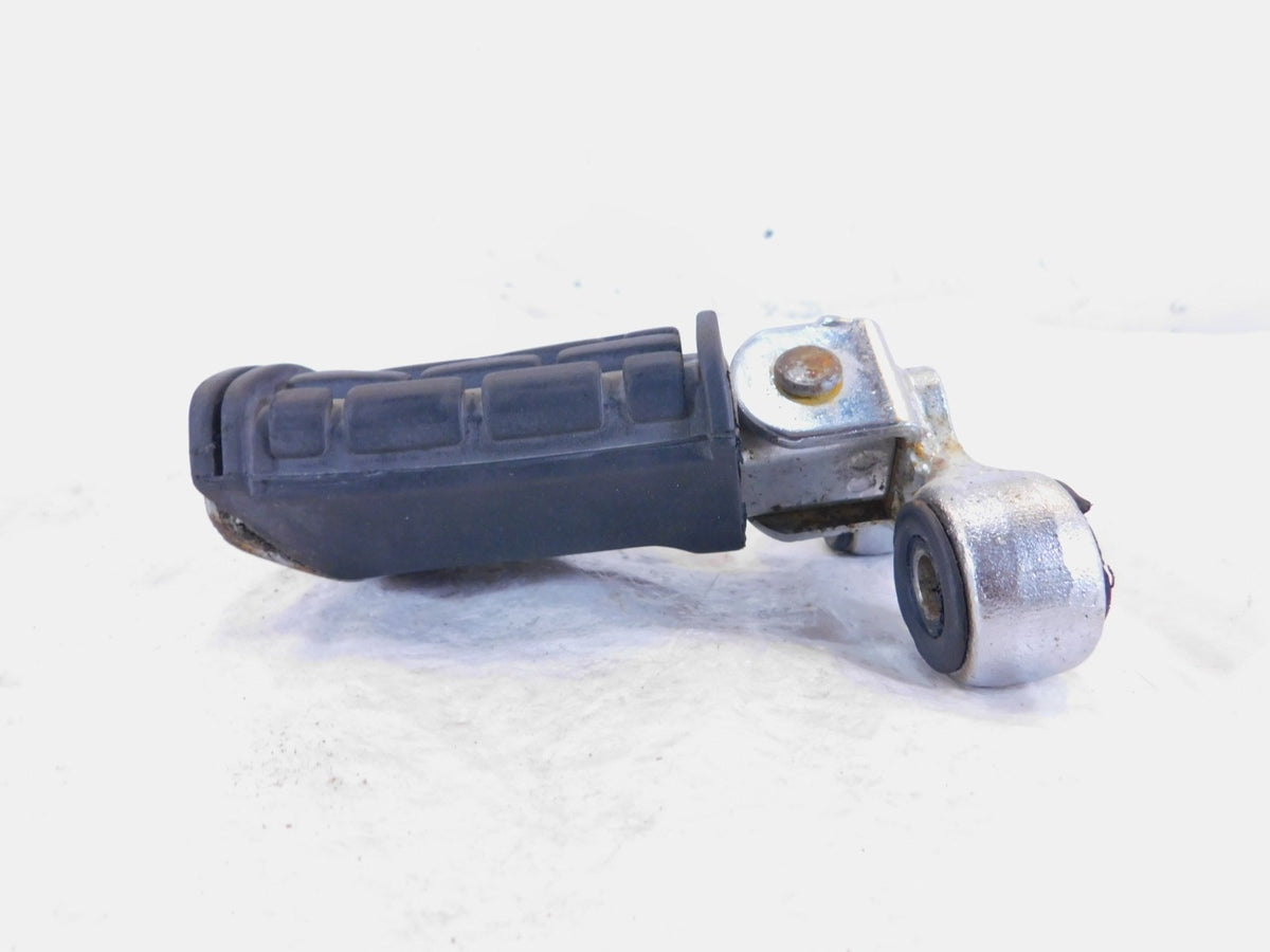 1984-1985 Yamaha Virago 700 XV700 1000 Front Right Footrest Foot Peg & Mount - C3 Cycle