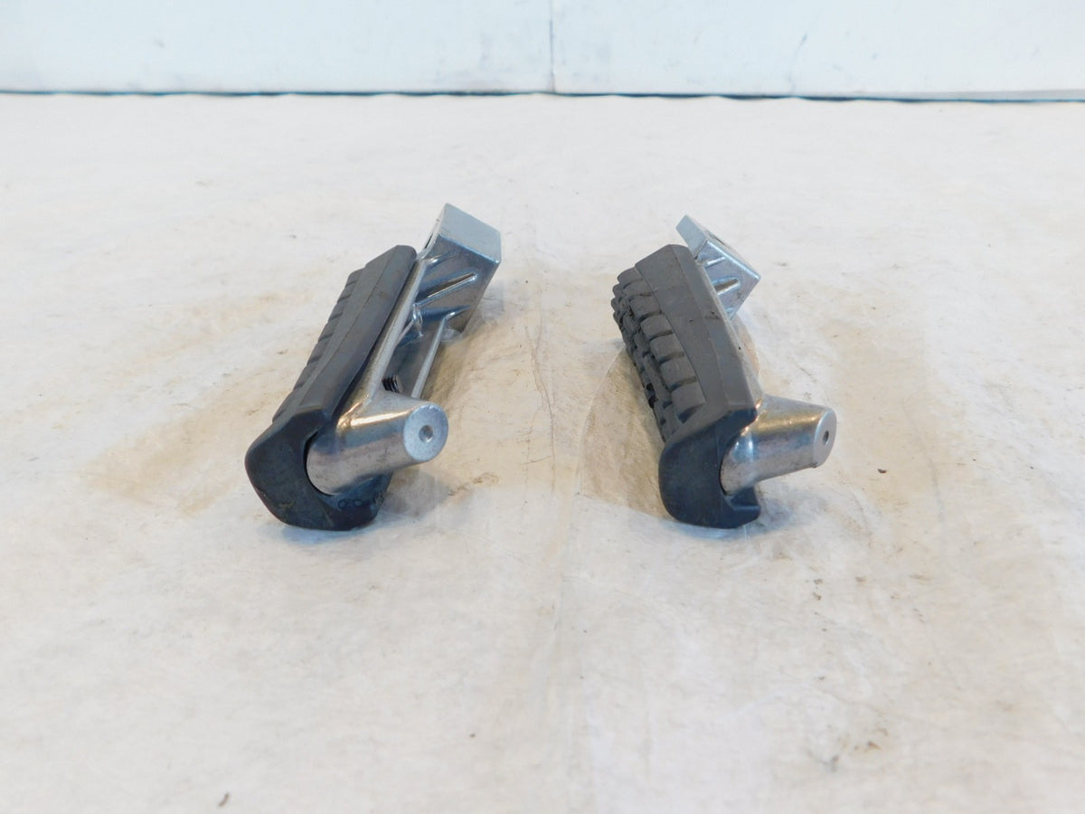 Triumph Daytona Sprint Trident Trophy 900 1200 Rear Left/Right Footrest Foot Peg - C3 Cycle